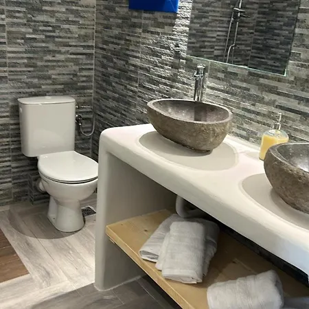 Vasilios Luxury * Donoussa